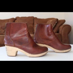 Madewell leather clog boots